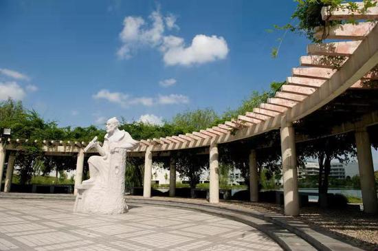 浙江建设职业技术学院景色。刘飞 摄