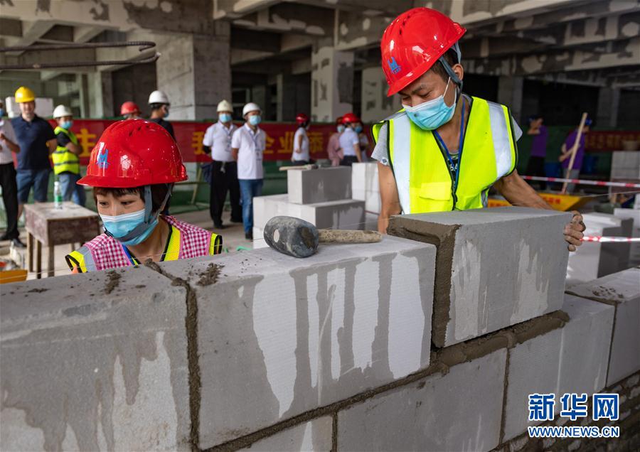 #（社会）（1）湖北秭归：建筑工地“打擂台”